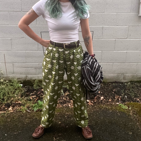 Big Bud Press Petite Trousers - Picture 7 of 7